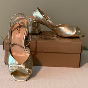 Free People shoes; size 38; good